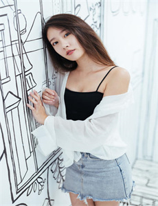 丫丫影院-美女脱光衣服